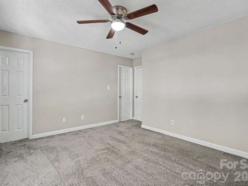 1029 Jordans Pond Lane, Charlotte, NC 28214.  MLS# CAR4395979, YatesRealty ID 35715. 