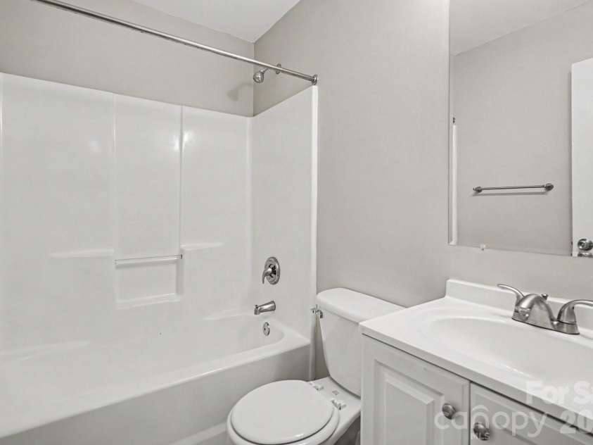 1029 Jordans Pond Lane, Charlotte, NC 28214.  MLS# CAR4395979, YatesRealty ID 35715. 