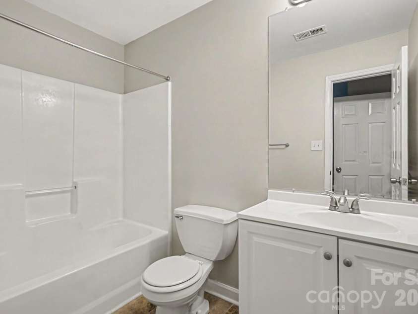 1029 Jordans Pond Lane, Charlotte, NC 28214.  MLS# CAR4395979, YatesRealty ID 35715. 
