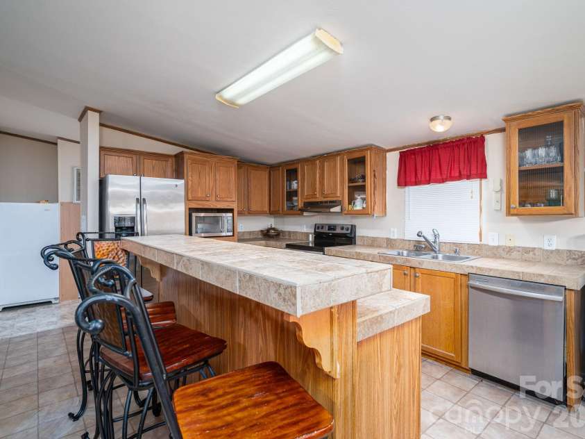 5047 Southbrook Drive, Kings Mountain, NC 28086.  MLS# CAR4400048, YatesRealty ID 35716. 