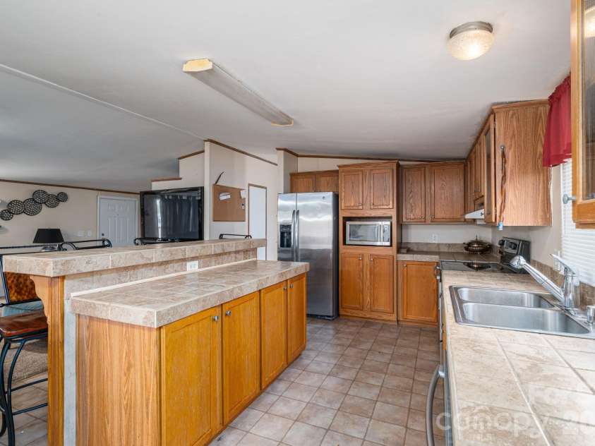 5047 Southbrook Drive, Kings Mountain, NC 28086.  MLS# CAR4400048, YatesRealty ID 35716. 
