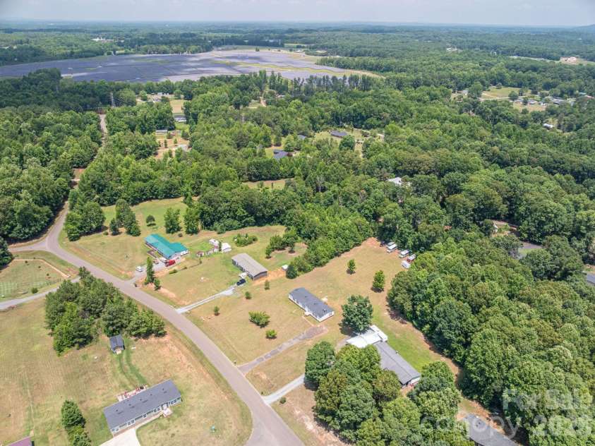 5047 Southbrook Drive, Kings Mountain, NC 28086.  MLS# CAR4400048, YatesRealty ID 35716. 