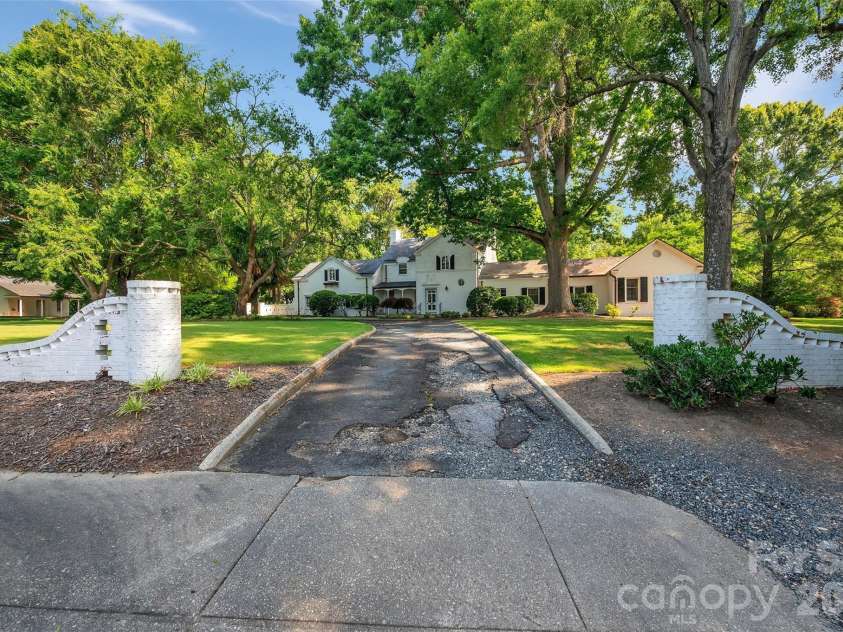 333 Chestnut Street, Troy, NC 27371.  MLS# CAR4397678, YatesRealty ID 35719. 