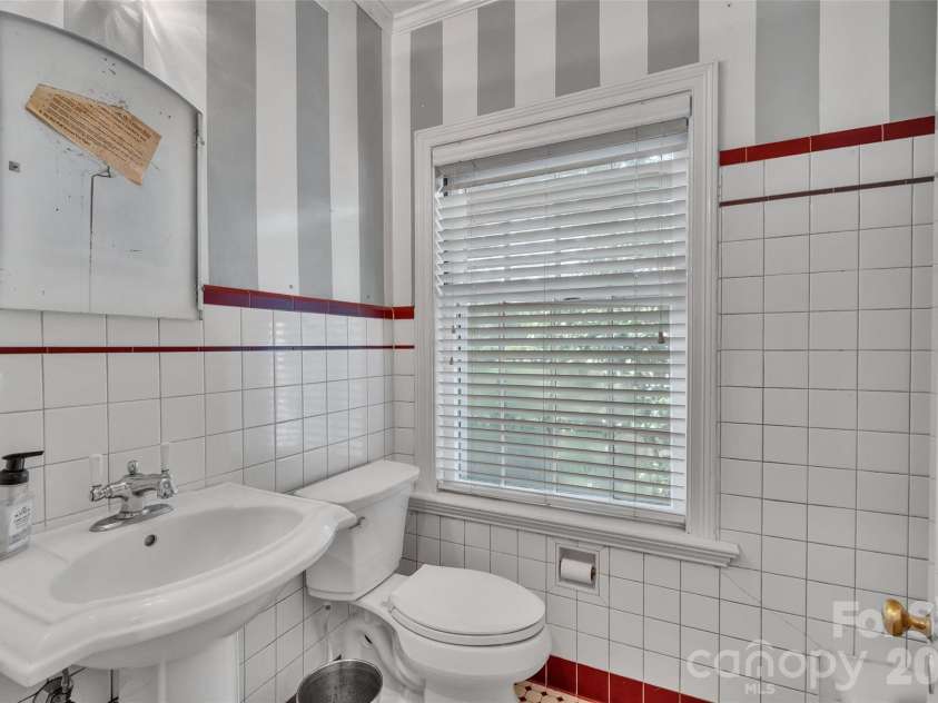 333 Chestnut Street, Troy, NC 27371.  MLS# CAR4397678, YatesRealty ID 35719. Main floor guest bathroom