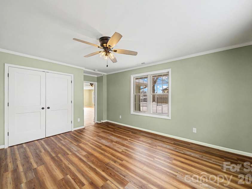 243 Shore Lane, Lexington, NC 27292.  MLS# CAR4343501, YatesRealty ID 3572. 