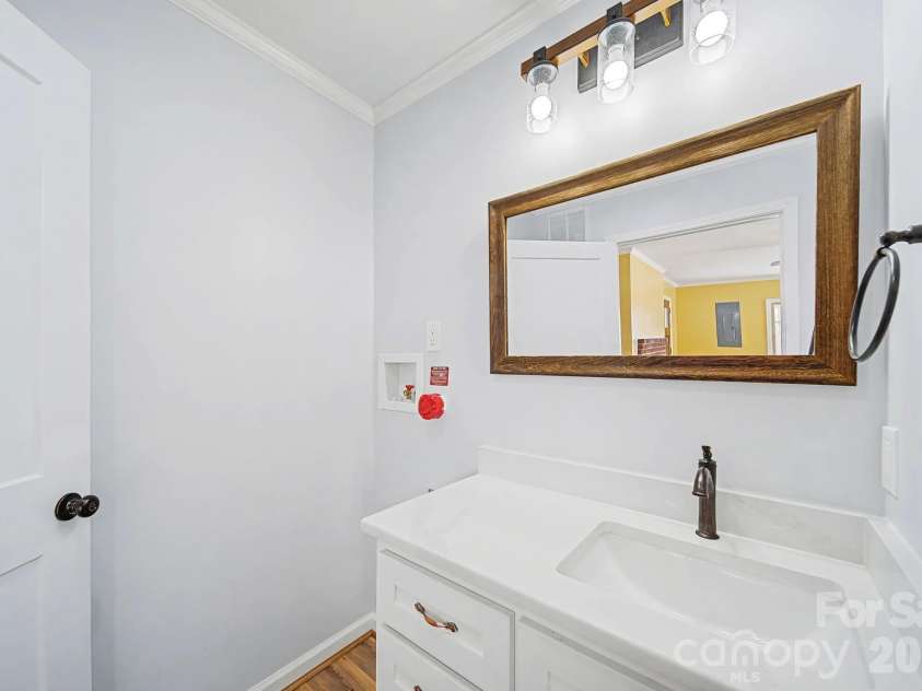 243 Shore Lane, Lexington, NC 27292.  MLS# CAR4343501, YatesRealty ID 3572. 