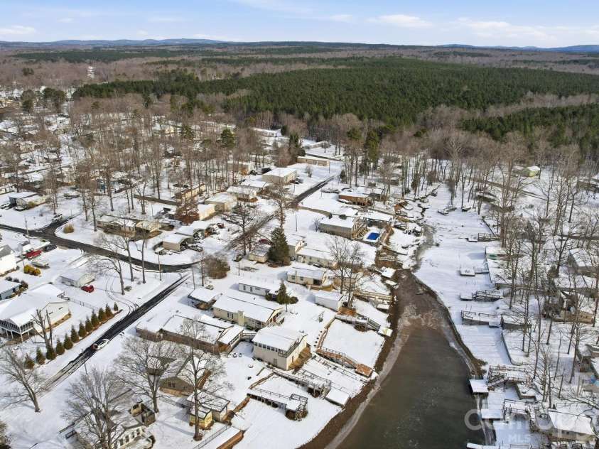 243 Shore Lane, Lexington, NC 27292.  MLS# CAR4343501, YatesRealty ID 3572. 