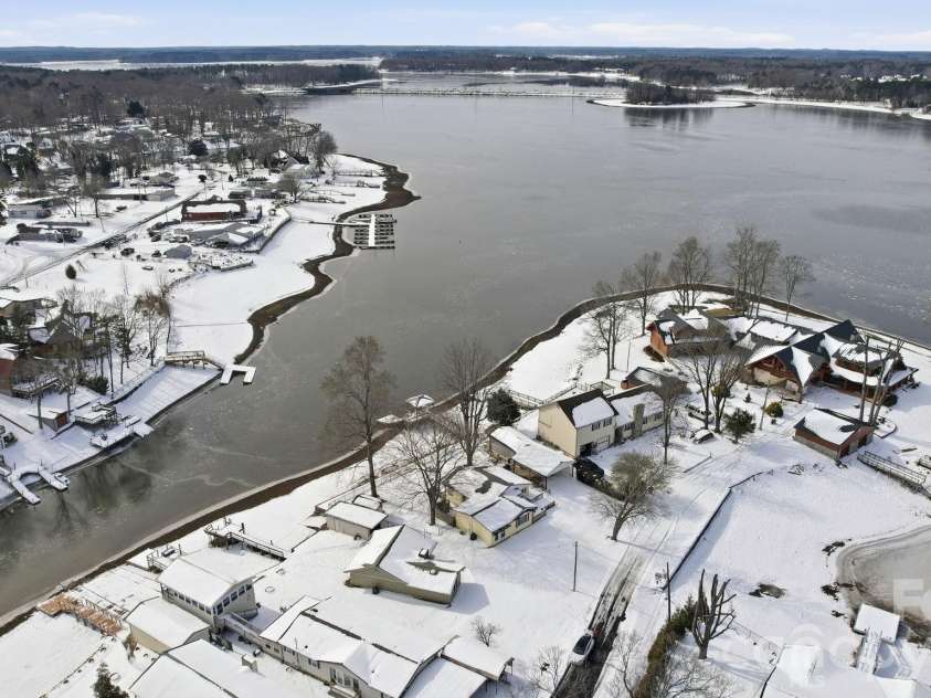 243 Shore Lane, Lexington, NC 27292.  MLS# CAR4343501, YatesRealty ID 3572. 