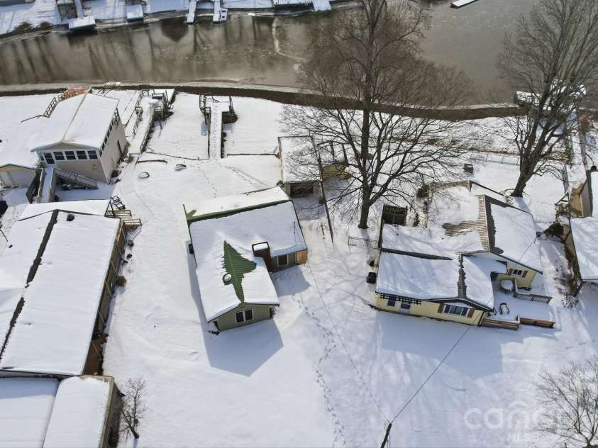 243 Shore Lane, Lexington, NC 27292.  MLS# CAR4343501, YatesRealty ID 3572. 