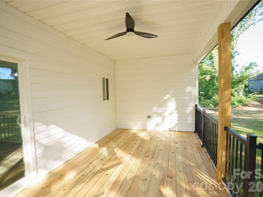 208 15th Street, Salisbury, NC 28144.  MLS# CAR4392722, YatesRealty ID 35720. BACK DECK