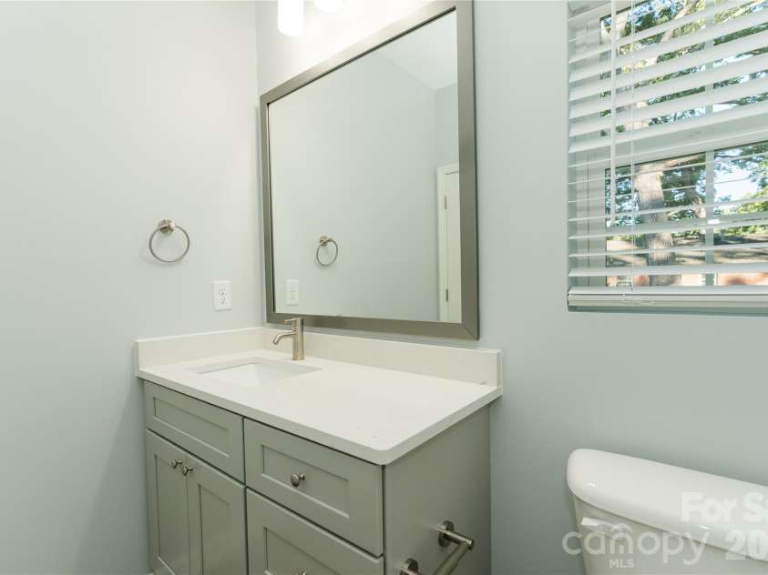 208 15th Street, Salisbury, NC 28144.  MLS# CAR4392722, YatesRealty ID 35720. GUEST BATHROOM