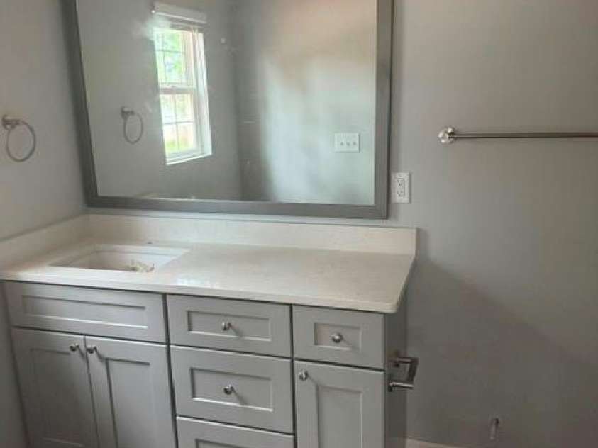 208 15th Street, Salisbury, NC 28144.  MLS# CAR4392722, YatesRealty ID 35720. PRIMARY BATH