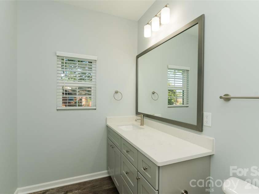 208 15th Street, Salisbury, NC 28144.  MLS# CAR4392722, YatesRealty ID 35720. PRIMARY BATHROOM