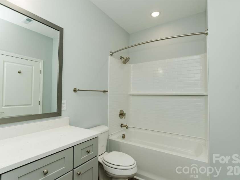 208 15th Street, Salisbury, NC 28144.  MLS# CAR4392722, YatesRealty ID 35720. PRIMARY BATHROOM