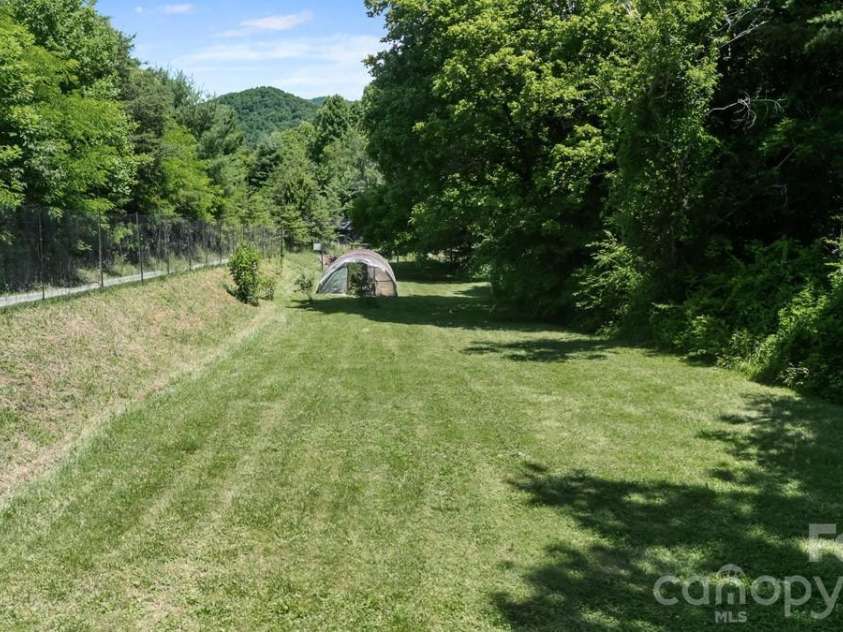 128 Barnet Mountain Drive, Marshall, NC 28753.  MLS# CAR4390222, YatesRealty ID 35721. 