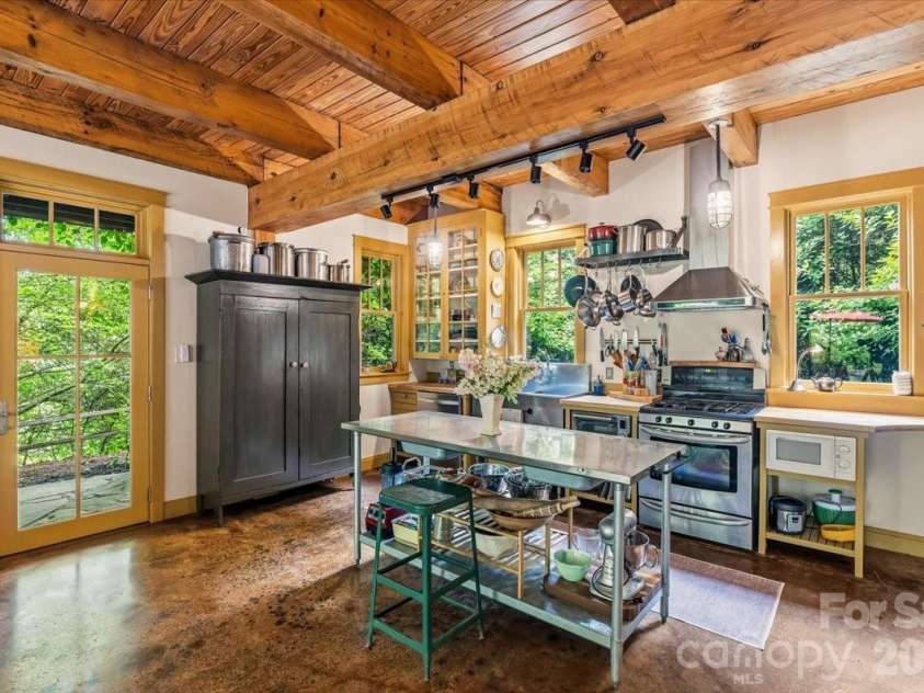 128 Barnet Mountain Drive, Marshall, NC 28753.  MLS# CAR4390222, YatesRealty ID 35721. 