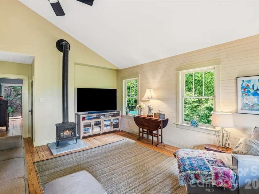 128 Barnet Mountain Drive, Marshall, NC 28753.  MLS# CAR4390222, YatesRealty ID 35721. 