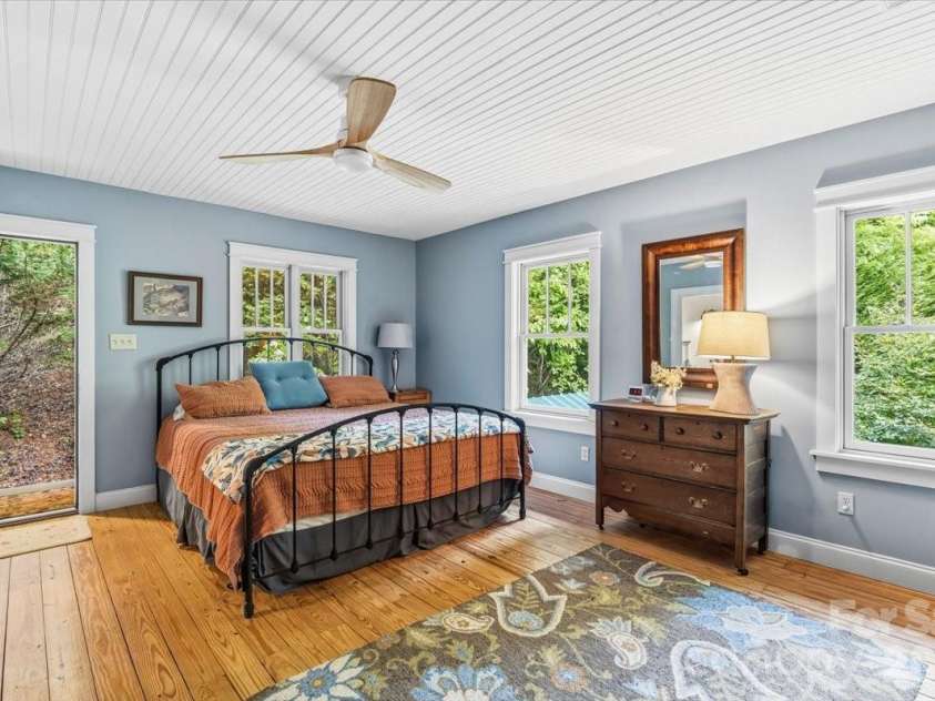 128 Barnet Mountain Drive, Marshall, NC 28753.  MLS# CAR4390222, YatesRealty ID 35721. 