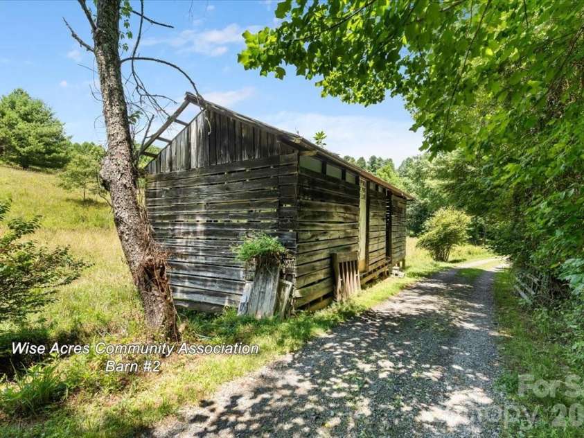 128 Barnet Mountain Drive, Marshall, NC 28753.  MLS# CAR4390222, YatesRealty ID 35721. 