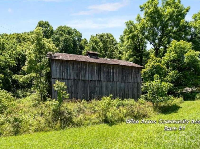 128 Barnet Mountain Drive, Marshall, NC 28753.  MLS# CAR4390222, YatesRealty ID 35721. 