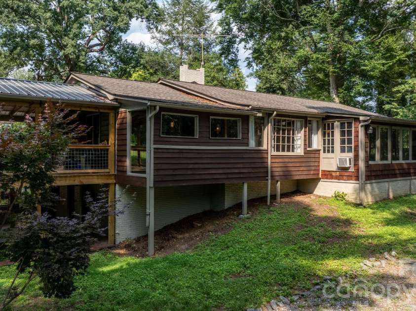 3466 Dry Ponds Road, Granite Falls, NC 28630.  MLS# CAR4393948, YatesRealty ID 35722. Beautiful Granite Falls home