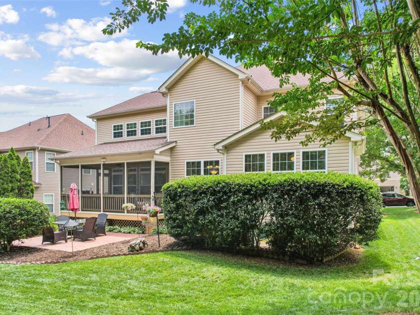 8108 Penman Springs Drive, Waxhaw, NC 28173.  MLS# CAR4398921, YatesRealty ID 35723. 