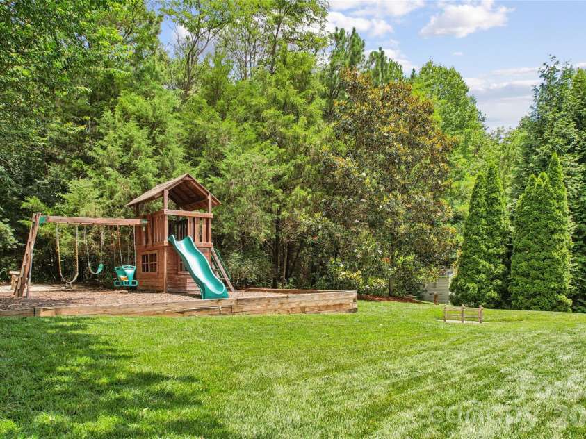 8108 Penman Springs Drive, Waxhaw, NC 28173.  MLS# CAR4398921, YatesRealty ID 35723. 