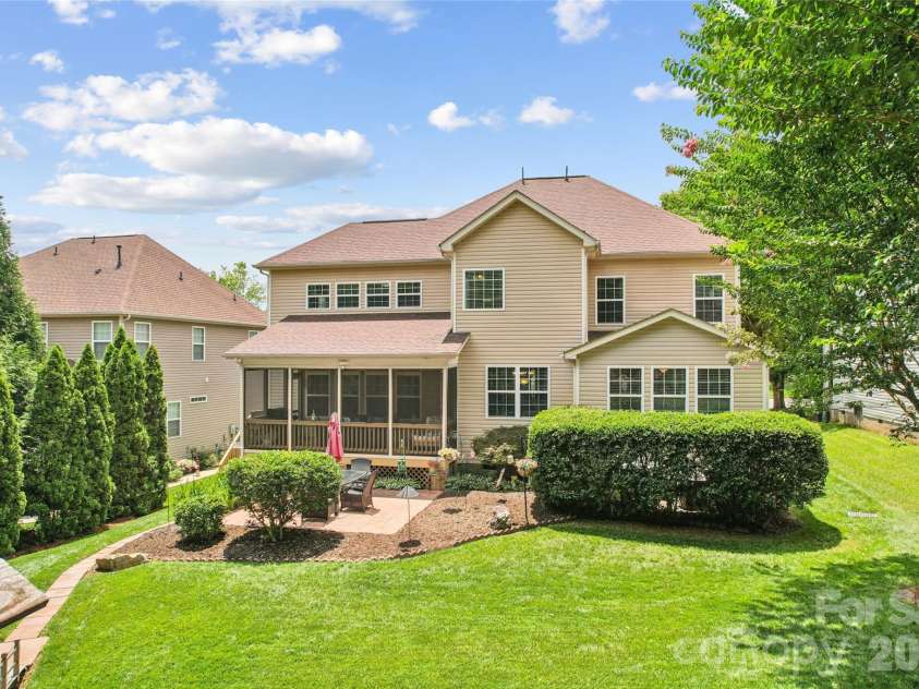 8108 Penman Springs Drive, Waxhaw, NC 28173.  MLS# CAR4398921, YatesRealty ID 35723. 