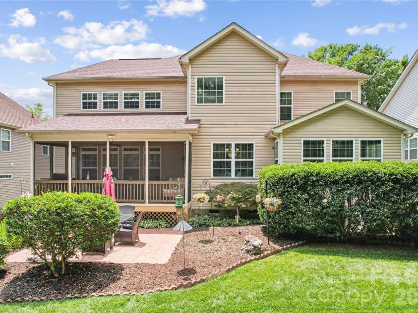 8108 Penman Springs Drive, Waxhaw, NC 28173.  MLS# CAR4398921, YatesRealty ID 35723. Serene backyard