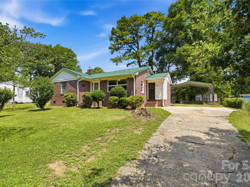 307 Dutchman Avenue, Mount Holly, NC 28120.  MLS# CAR4400001, YatesRealty ID 35725. 