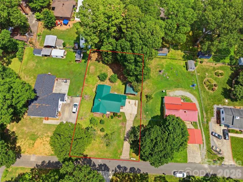 307 Dutchman Avenue, Mount Holly, NC 28120.  MLS# CAR4400001, YatesRealty ID 35725. 