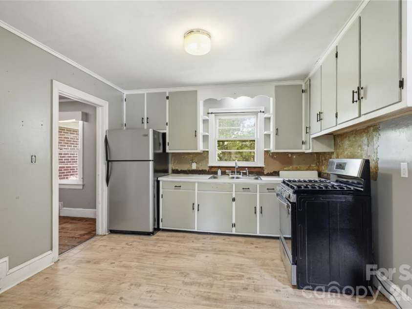 307 Dutchman Avenue, Mount Holly, NC 28120.  MLS# CAR4400001, YatesRealty ID 35725. 