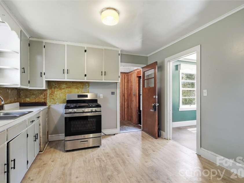 307 Dutchman Avenue, Mount Holly, NC 28120.  MLS# CAR4400001, YatesRealty ID 35725. 