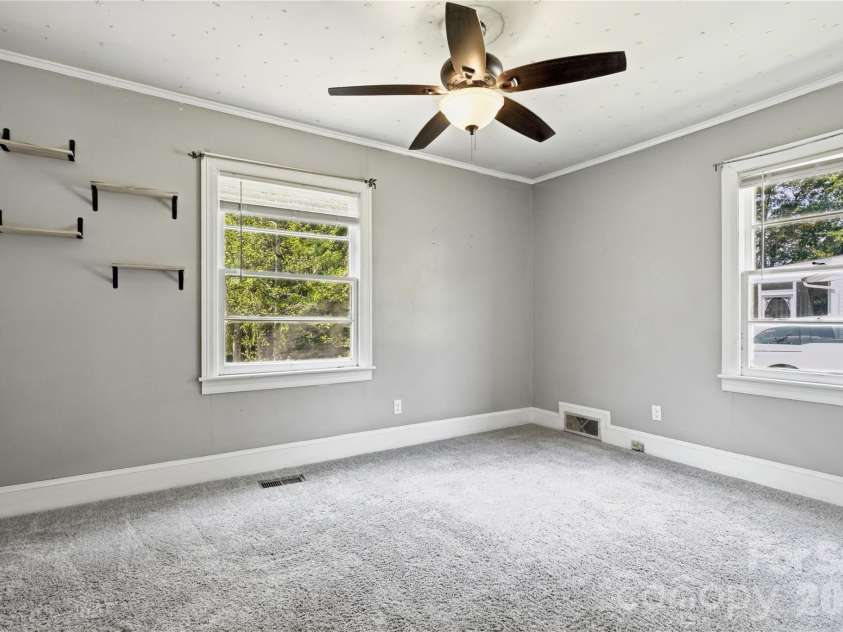 307 Dutchman Avenue, Mount Holly, NC 28120.  MLS# CAR4400001, YatesRealty ID 35725. 