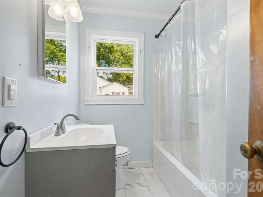 307 Dutchman Avenue, Mount Holly, NC 28120.  MLS# CAR4400001, YatesRealty ID 35725. 
