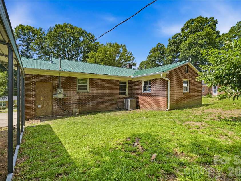 307 Dutchman Avenue, Mount Holly, NC 28120.  MLS# CAR4400001, YatesRealty ID 35725. 