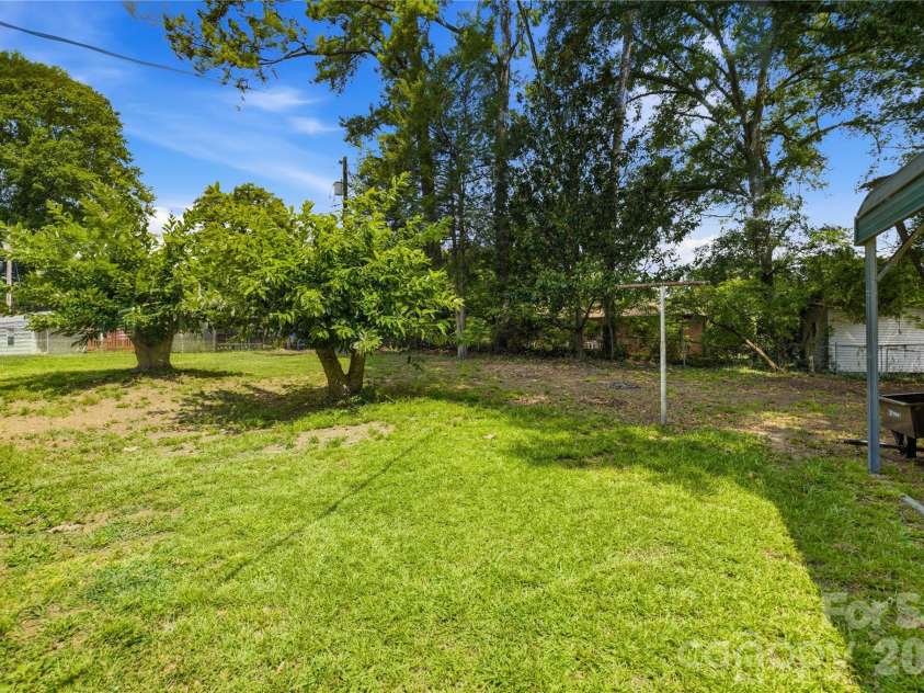 307 Dutchman Avenue, Mount Holly, NC 28120.  MLS# CAR4400001, YatesRealty ID 35725. 