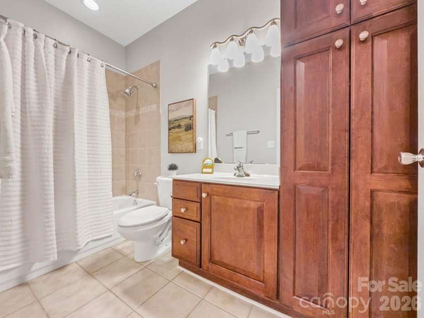 9069 Rosalyn Glen Road, Cornelius, NC 28031.  MLS# CAR4395009, YatesRealty ID 35726. 2nd Full Bath