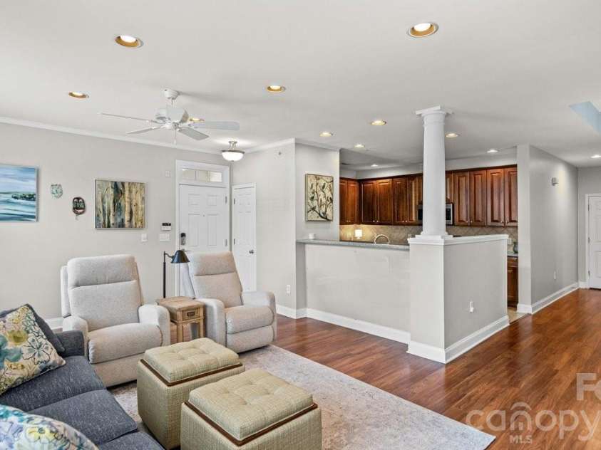 9069 Rosalyn Glen Road, Cornelius, NC 28031.  MLS# CAR4395009, YatesRealty ID 35726. 