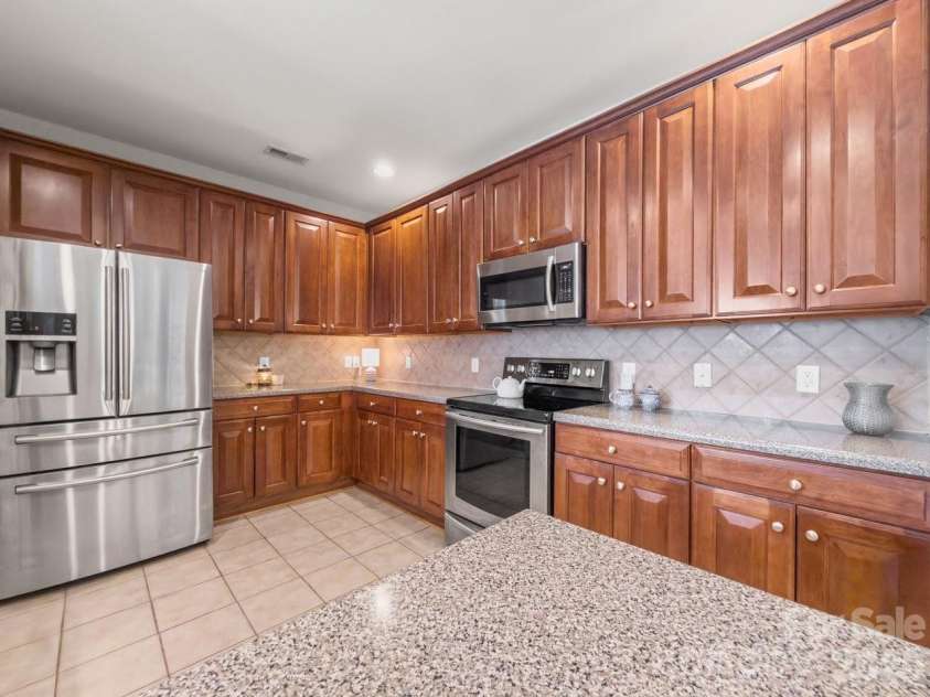 9069 Rosalyn Glen Road, Cornelius, NC 28031.  MLS# CAR4395009, YatesRealty ID 35726. Lots of Counter Space