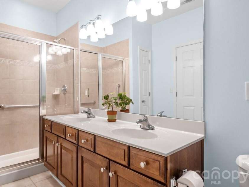 9069 Rosalyn Glen Road, Cornelius, NC 28031.  MLS# CAR4395009, YatesRealty ID 35726. Primary Bath