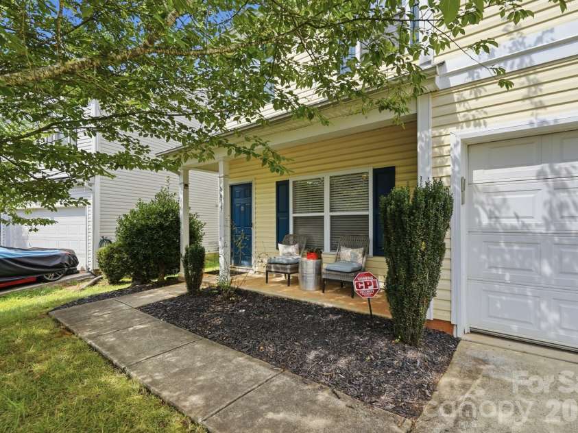 8619 Earthenware Drive, Charlotte, NC 28269.  MLS# CAR4380689, YatesRealty ID 35727. 