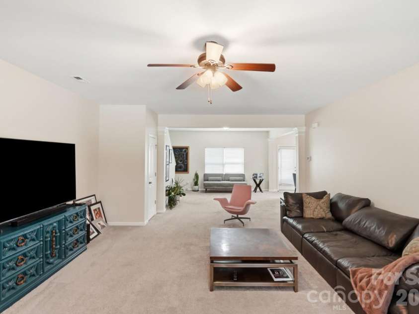 8619 Earthenware Drive, Charlotte, NC 28269.  MLS# CAR4380689, YatesRealty ID 35727. 