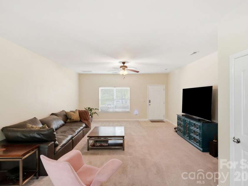 8619 Earthenware Drive, Charlotte, NC 28269.  MLS# CAR4380689, YatesRealty ID 35727. 