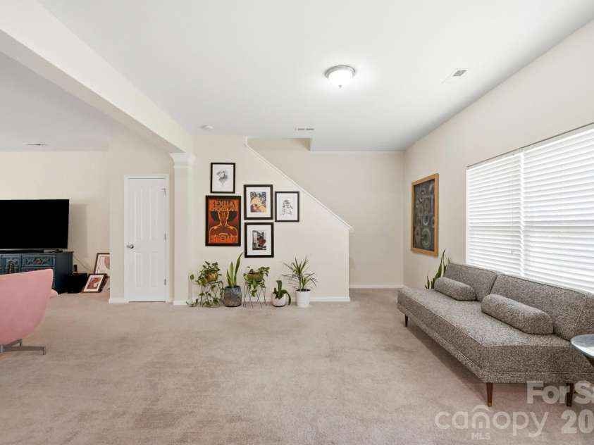 8619 Earthenware Drive, Charlotte, NC 28269.  MLS# CAR4380689, YatesRealty ID 35727. 