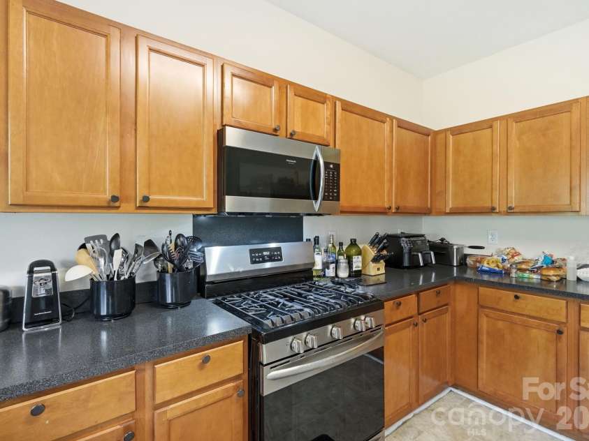 8619 Earthenware Drive, Charlotte, NC 28269.  MLS# CAR4380689, YatesRealty ID 35727. 