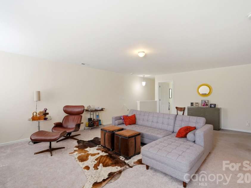 8619 Earthenware Drive, Charlotte, NC 28269.  MLS# CAR4380689, YatesRealty ID 35727. 