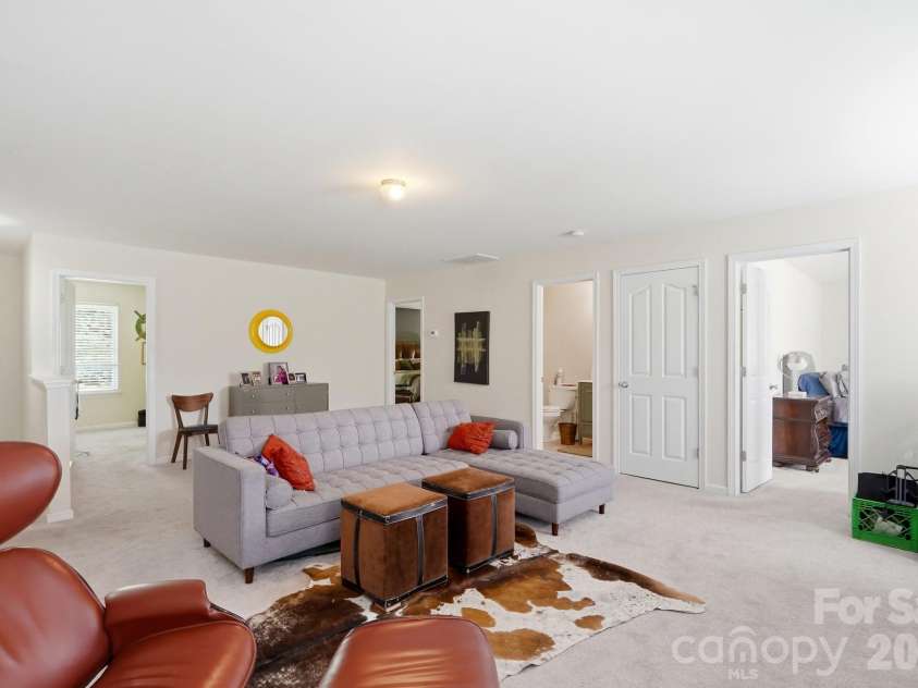 8619 Earthenware Drive, Charlotte, NC 28269.  MLS# CAR4380689, YatesRealty ID 35727. 
