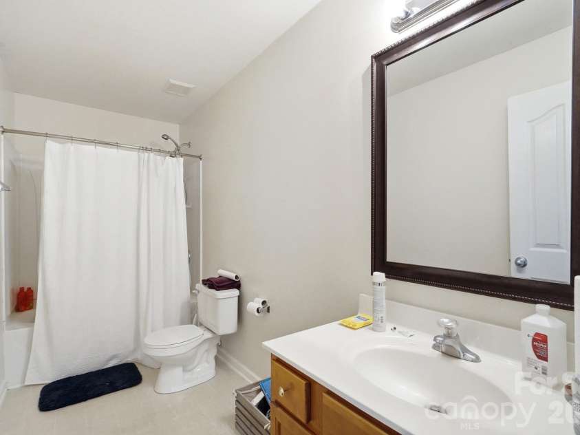8619 Earthenware Drive, Charlotte, NC 28269.  MLS# CAR4380689, YatesRealty ID 35727. 