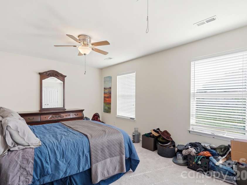 8619 Earthenware Drive, Charlotte, NC 28269.  MLS# CAR4380689, YatesRealty ID 35727. 